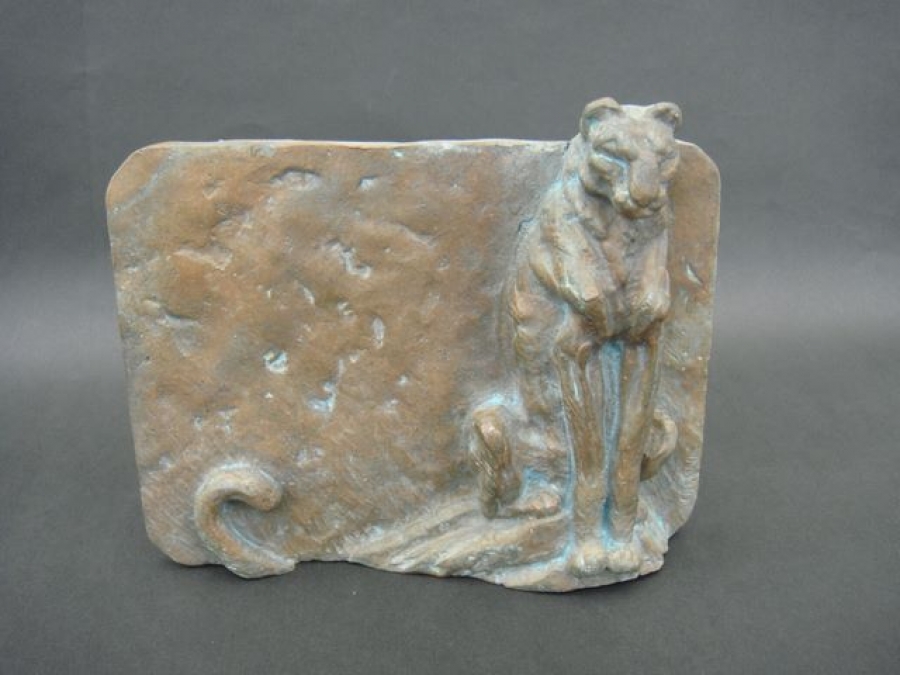 Bas-relief Le fauve édité par "Sur la pointe du pinceau"